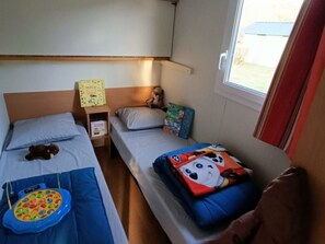 2 bedrooms, free WiFi - Mobile home for 4 with terrace in Saint-Geniez-d'Olt (Saint-Geniez-d'Olt)
