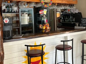 Bar (en la propiedad)