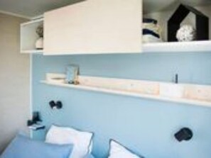 2 bedrooms, free WiFi - Mobile Home 24m² with Terrace - 2 Bedrooms, Sleeps 6 (Châtelaillon-Plage)