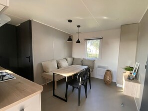 Interior - Mobile Home with Terrace for 4 ppl, 2 BR (Dolus-d'Oléron)