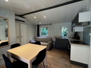 Interior - Family mobile home for 8 with terrace (Lamontjoie)