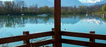 PMR Chalet with Terrace - Sleeps 4