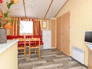 Interior - Comfortable Mobile Home with Terrace for 6 ppl. (Jard-sur-Mer)