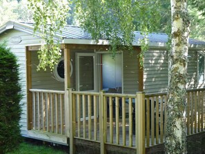 Property grounds - Mobile home 4 people, garden furniture, barbecue (Champagnac-le-Vieux)