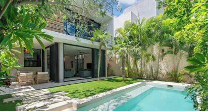 A private guest villa nestled in Tulum's jungle corridor between the beach zone and downtown.