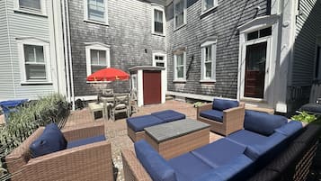 Apartment, 2 Bedrooms | Tempat makan luar