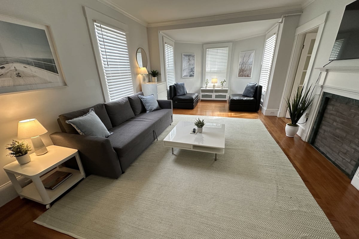 아파트, 침실 2개 | 거실 공간