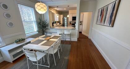 Very Cool 2 Bed/ 1 Bath Apartment Downtown Npt. - Unit 4 2 Bedroom Apts