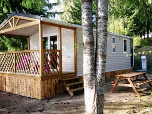 Terrace/patio - Mobile home 35m² Champagnac-le-Vieux, 4 people, 2 rooms (Champagnac-le-Vieux)