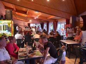 Dining - Mobile home with terrace and garden, 6 guests (Les Sables-d'Olonne)