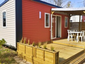 Outdoor dining - Mobile home with terrace for 4 people (Collias)