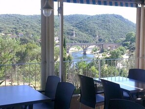 Outdoor dining - Mobile home with terrace for 4 people (Collias)
