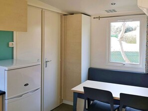 Dining - Mobile home with terrace for 4 people (Collias)
