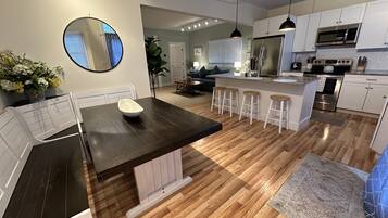 Apartment, 2 Bedrooms | Interior