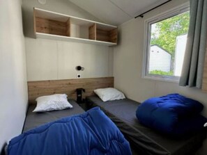 3 bedrooms - Mobile home with terrace for 6 in Challes-les-Eaux (Challes-les-Eaux)