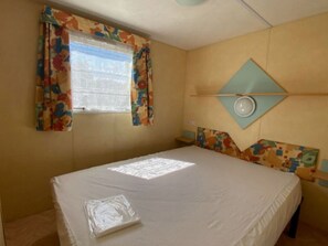 Interior - Mobile Home with Terrace in Cavaillon, Sleeps 6 (Cavaillon)