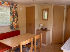 Dining - Mobile Home with Terrace in Cavaillon, Sleeps 6 (Cavaillon)