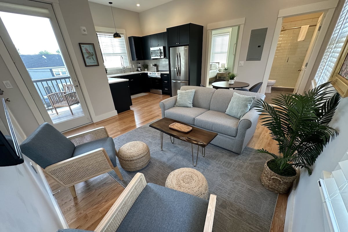 Apartment, 1 Bedroom | Living area | Smart TV