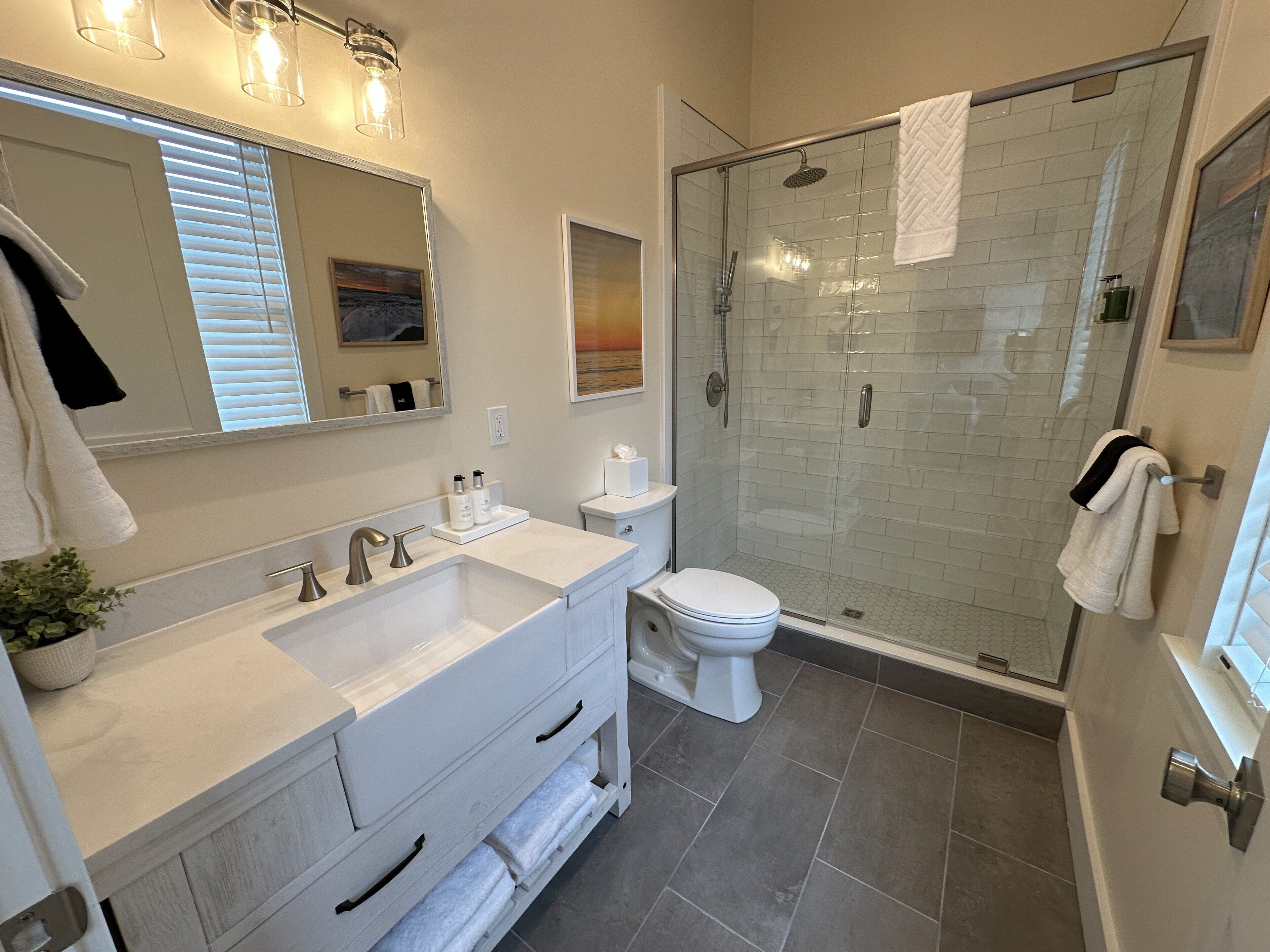Apartment, 1 Bedroom | Bathroom | Towels, shampoo