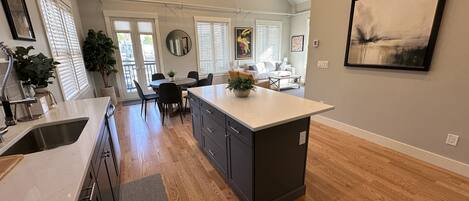 House, 5 Bedrooms | Interior