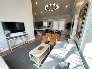 Ferienhaus, 5 Schlafzimmer | Wohnbereich | Smart-TV