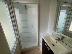 Bathroom - Mobile Home with Terrace in Espelette for 5 People (Espelette)