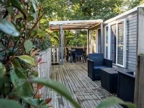 Outdoor dining - Mobile home in Espelette for 5 people with terrace (Espelette)