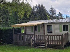 Exterior - 35m² Chalet, 3 bedrooms, sleeps 6, no kitchen or sanitation, Champagnac-le-Vieux (Champagnac-le-Vieux)