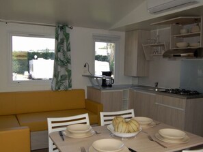 Dining - Mobile home 3 bedrooms in Cavaillon with terrace (Cavaillon)