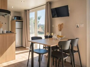 Dining - Mobile Home 5 pers with Terrace in Agde (Agde)