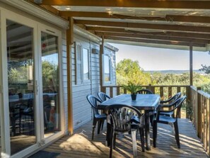 Outdoor dining - Mobile Home 5 pers, Terrace at La Rouquette (Calvisson)