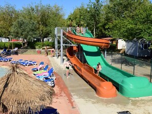 Children’s area - Spacious mobile home for 6 without special amenities (Vias)