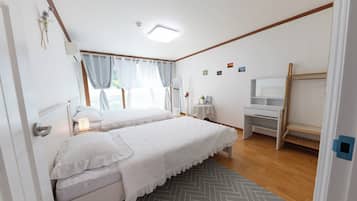 Family Bungalow, Kitchen, Garden View | Premium bedding, down duvets, laptop workspace, blackout curtains