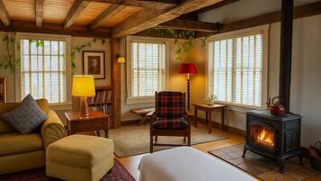 Apartment, 2 Bedrooms | Ruang tamu | TV Pintar