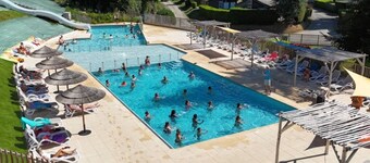 Spacious Chalet for 8 with Terrace