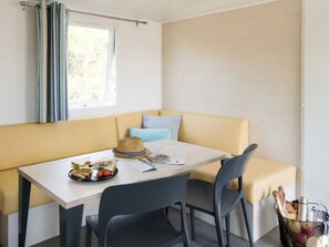 Dining - Mobile Home 3 Bedrooms, Serene Terrace (Notre-Dame-de-Monts)