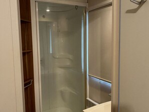 Bathroom - Mobile Home with Terrace, 2 Bedrooms, Sleeps 4 (Vico)