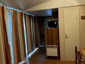 Interior - Mobile Home with Terrace, 2 Bedrooms, Sleeps 4 (Vico)