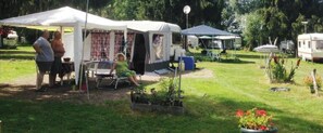 Property grounds - Mobile home 6 pers with terrace at Arquebuse campsite (Athée)