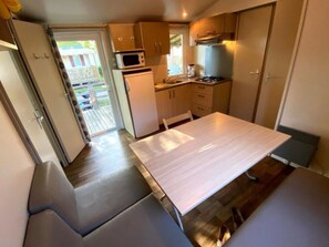 Interior - Mobile home 6 pers with terrace at Arquebuse campsite (Athée)