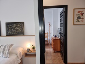 2 bedrooms, WiFi (free) - Modern apartment with terrace and pool 50m from the beach (L'Escala)