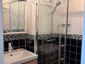 Bathroom - Studio in Cabourg with direct beach access and private parking (Cabourg)