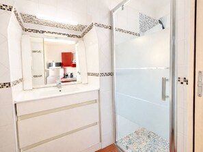 Towels - Studio 1 Room Center Ajaccio - Air Conditioning, Sleeps 4 (Ajaccio)