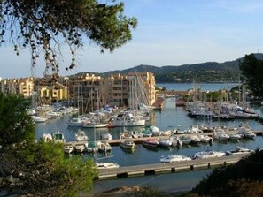 Marina - Modern 2-Room Apartment in Bormes - Terrace and Parking (Bormes-les-Mimosas)
