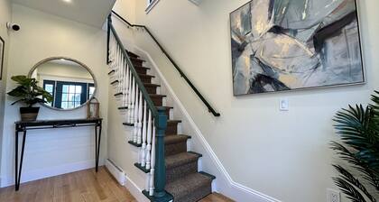 Downtown Newport Gem 1br W/ Parking & Prime Spot 1 Bedroom Apts