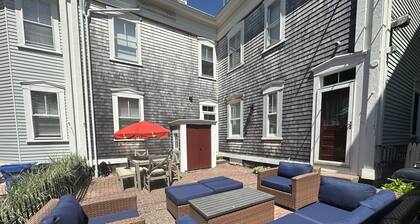 Exposed Brick Suite 1 Bed/ 1 Bath/ Pullout Sofa 1 Bedroom Apts