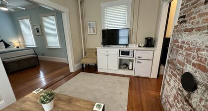 Exposed Brick Suite 1 Bed/ 1 Bath/ Pullout Sofa 1 Bedroom Apts