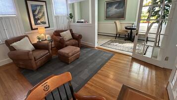 House, 1 Bedroom | Living area | Smart TV