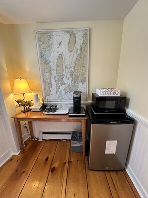 House, 1 Bedroom | Interior - Spacious Three Room Suite Downtown Newport #16 1 Bedroom Home (Newport)