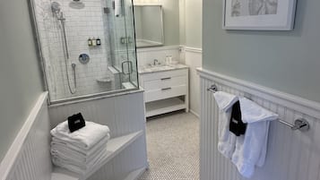 House, 1 Bedroom | Bathroom | Towels, shampoo